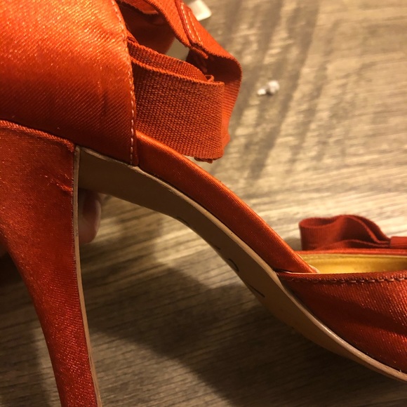 BCBG Paris Satin Bow Heels - Picture 7 of 8